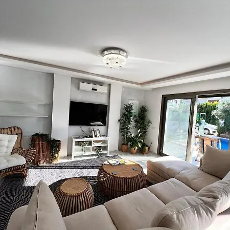 ヴィラ 4room With Pool In Alacati Çeşme